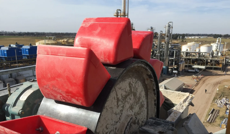 Plastic elevator buckets for grain handling applications