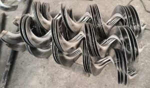 cold rolled screw flight with high wear resistance edge