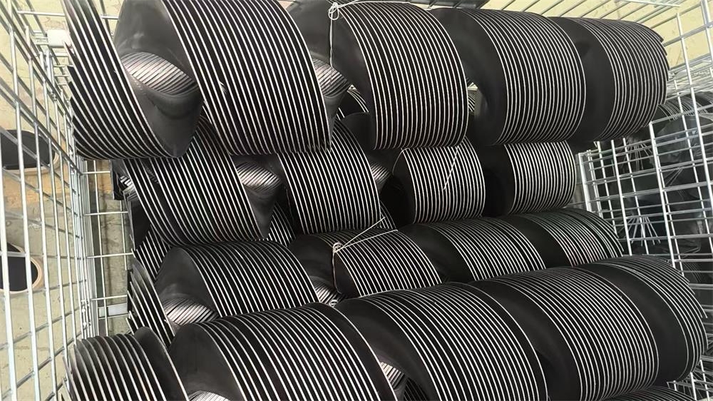 Custom continuous screw flights with 250mm outer diameter, 60.3mm inner diameter, 250mm pitch, 1000mm length, and 5mm thickness