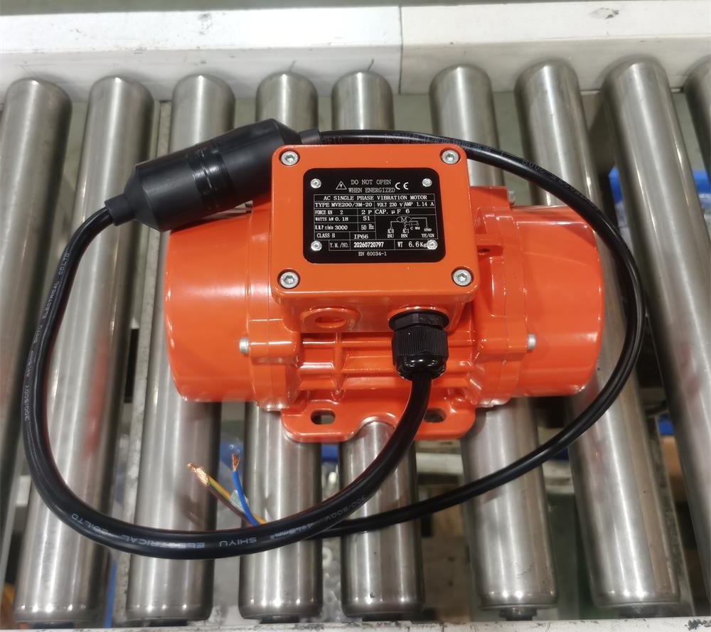 Industrial single-phase 220/230V vibration motor shown from a different angle