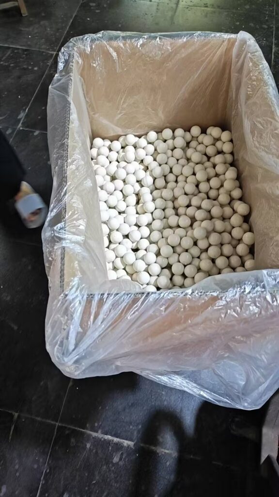 natural rubber cleaning balls bulk packing