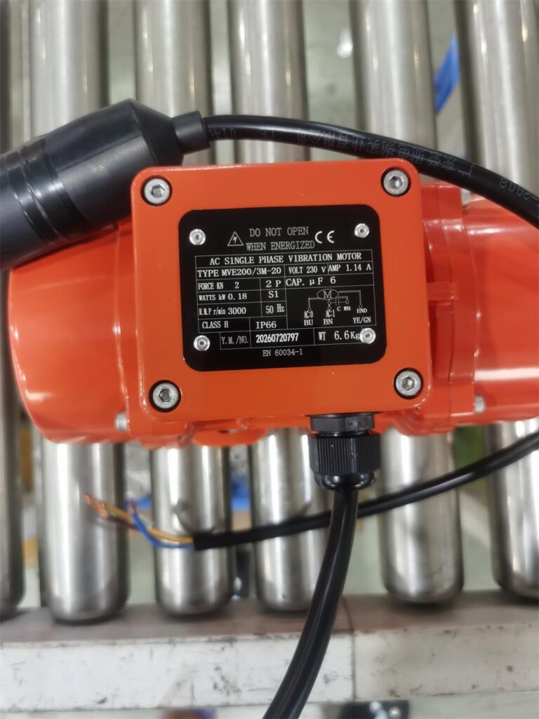 Single-phase 220/230V 50Hz industrial vibration motor supplied to a new customer in Serbia