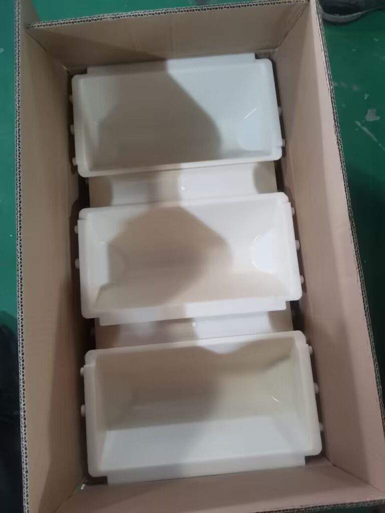DL3319 Z bucket elevator buckets packed in a carton for shipment