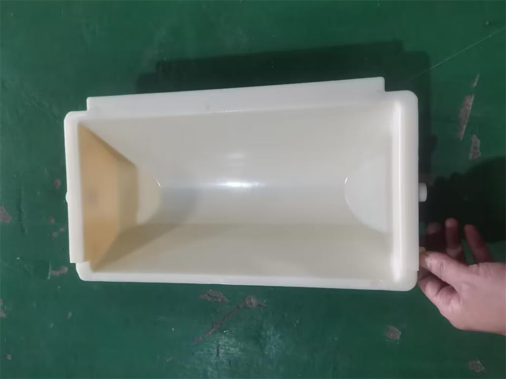 Inside view of white DL3319 Z bucket elevator bucket