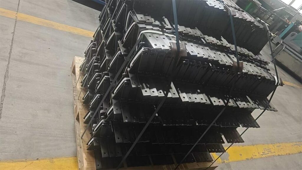 GLF100 scraper conveyor chain production batch for Colombia